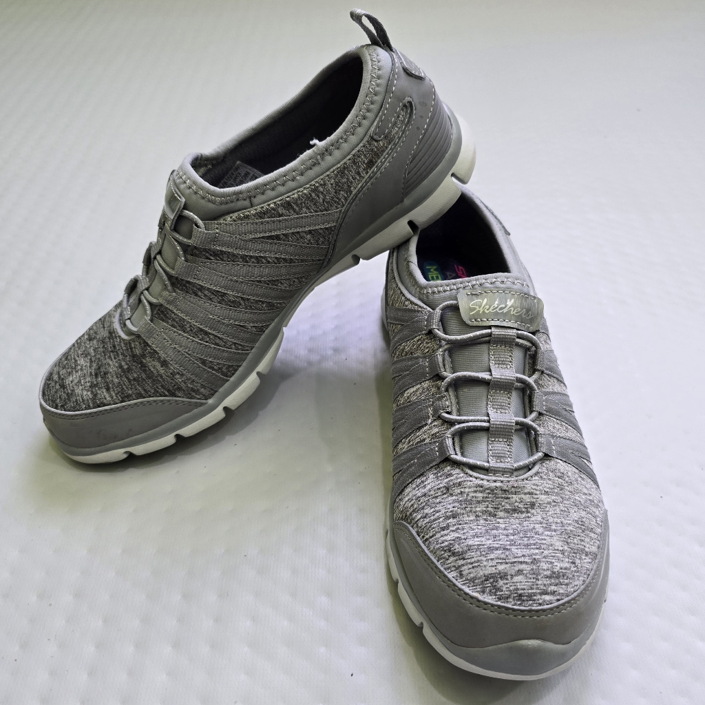 Skechers Slip-On Comfortable Sneakers Womens 7 Gray Air Cooled Memory Foam Shoes